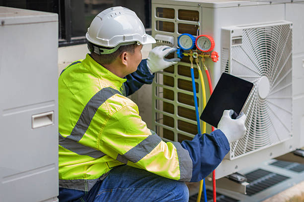 Professional Hvac technician working in Wapella, IL